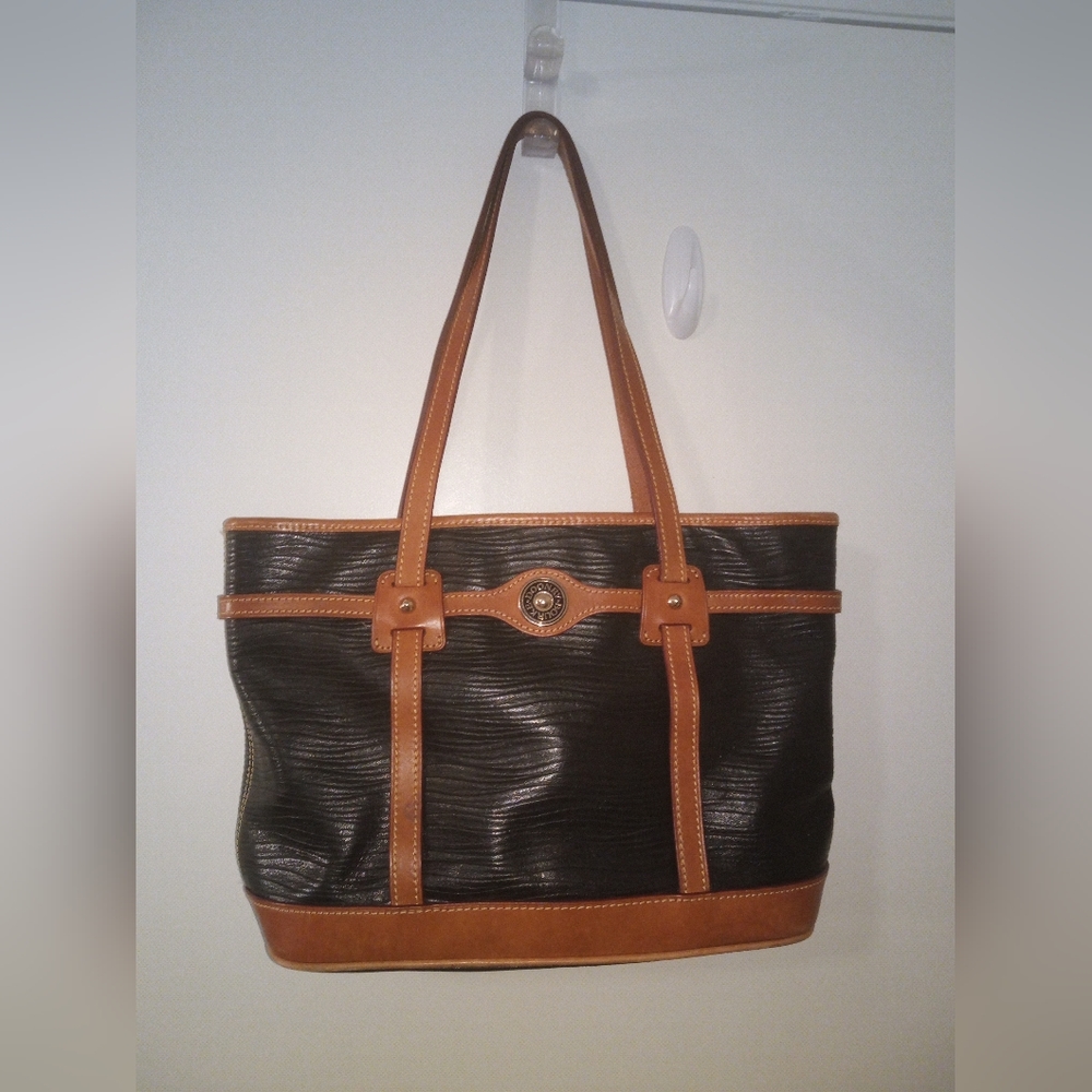 Black and Tan Dooney and Bourke Shoulder Bag with bonus LC Wallet